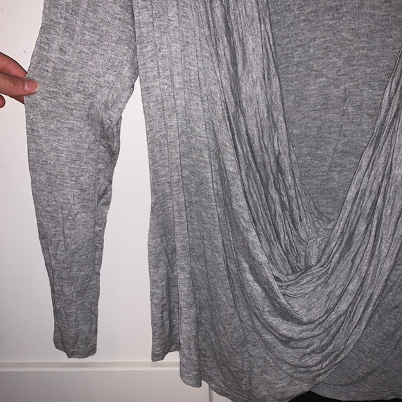 sun and moon gray crossover long sleeve sweater top
Pullover Drop Shoulder Wrap - Picture 3 of 10